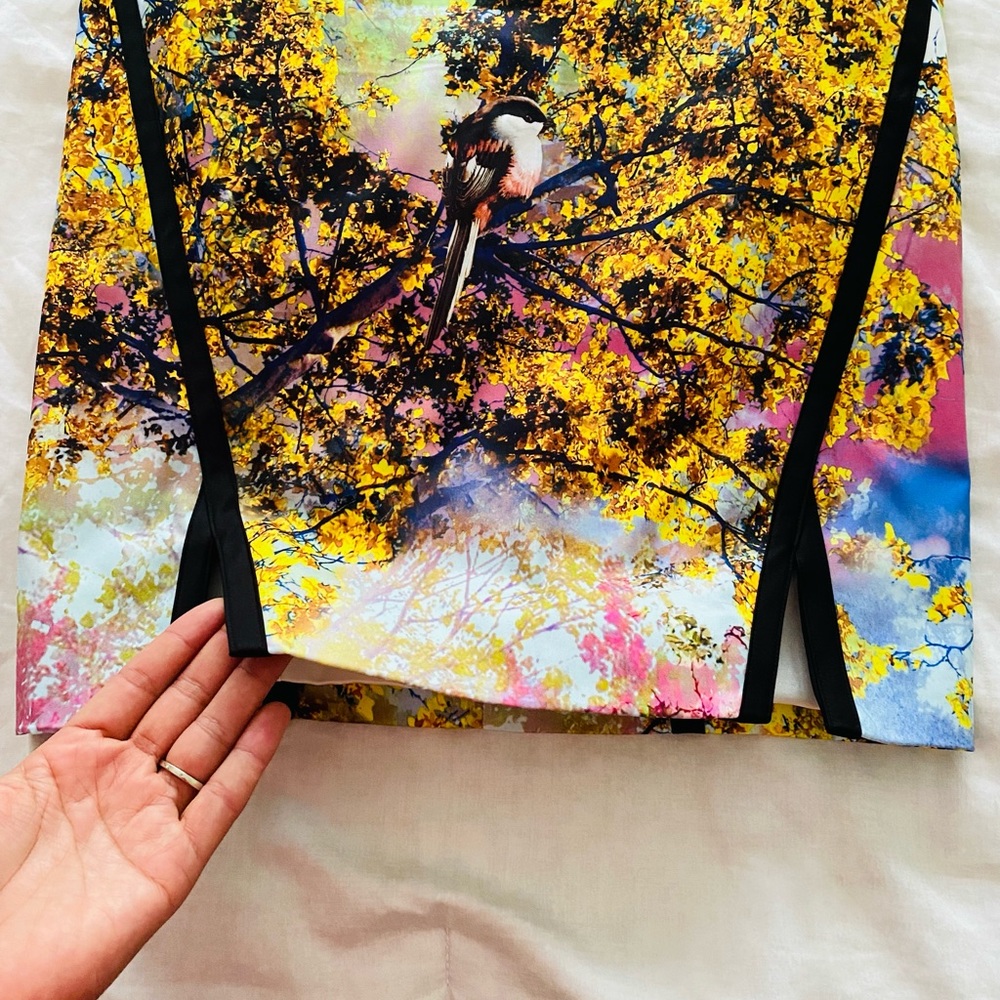 Ted Baker bird print pencil skirt. - Picture 7 of 11